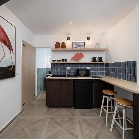 Tiny House Casa Michelle Дом отдыха Портиман